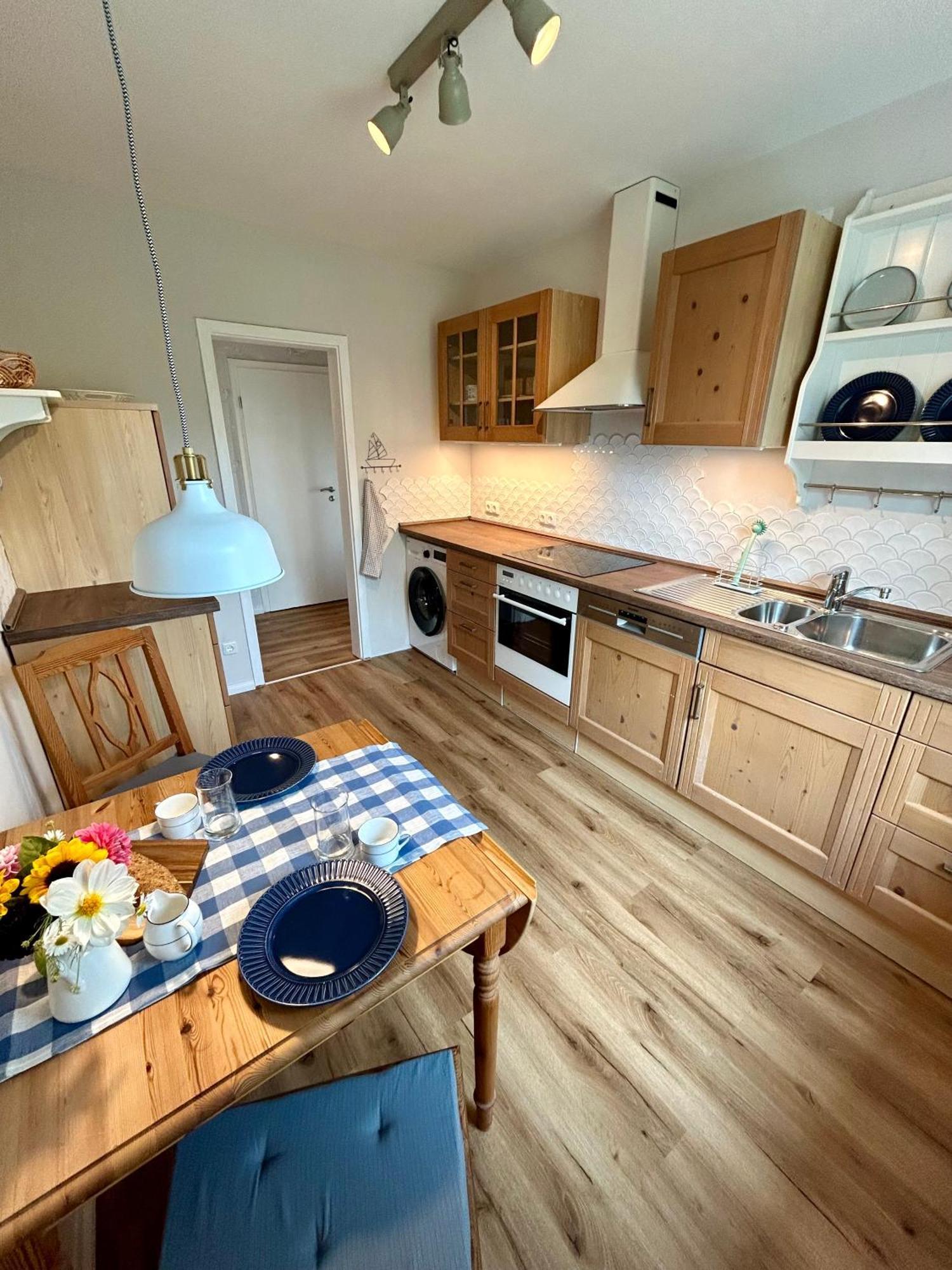 Liten Lind - Ferienwohnung In Sahlenburg クックスハーフェン エクステリア 写真